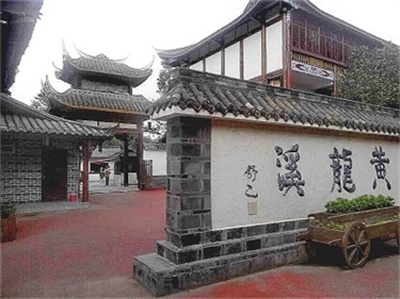 熊貓基地+黃龍溪古鎮一日游，純玩團休閑游、高性價比、成都三環內包接