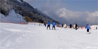 九鼎山休閑滑雪一日游，成都出發