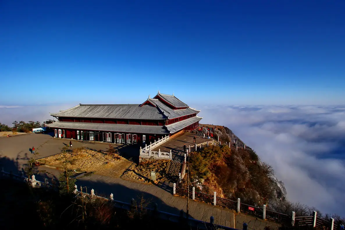 金鼎-船游樂山大佛+峨眉山1日游（22人小包團(tuán)+頭等艙航空座椅-盡享私密空間）